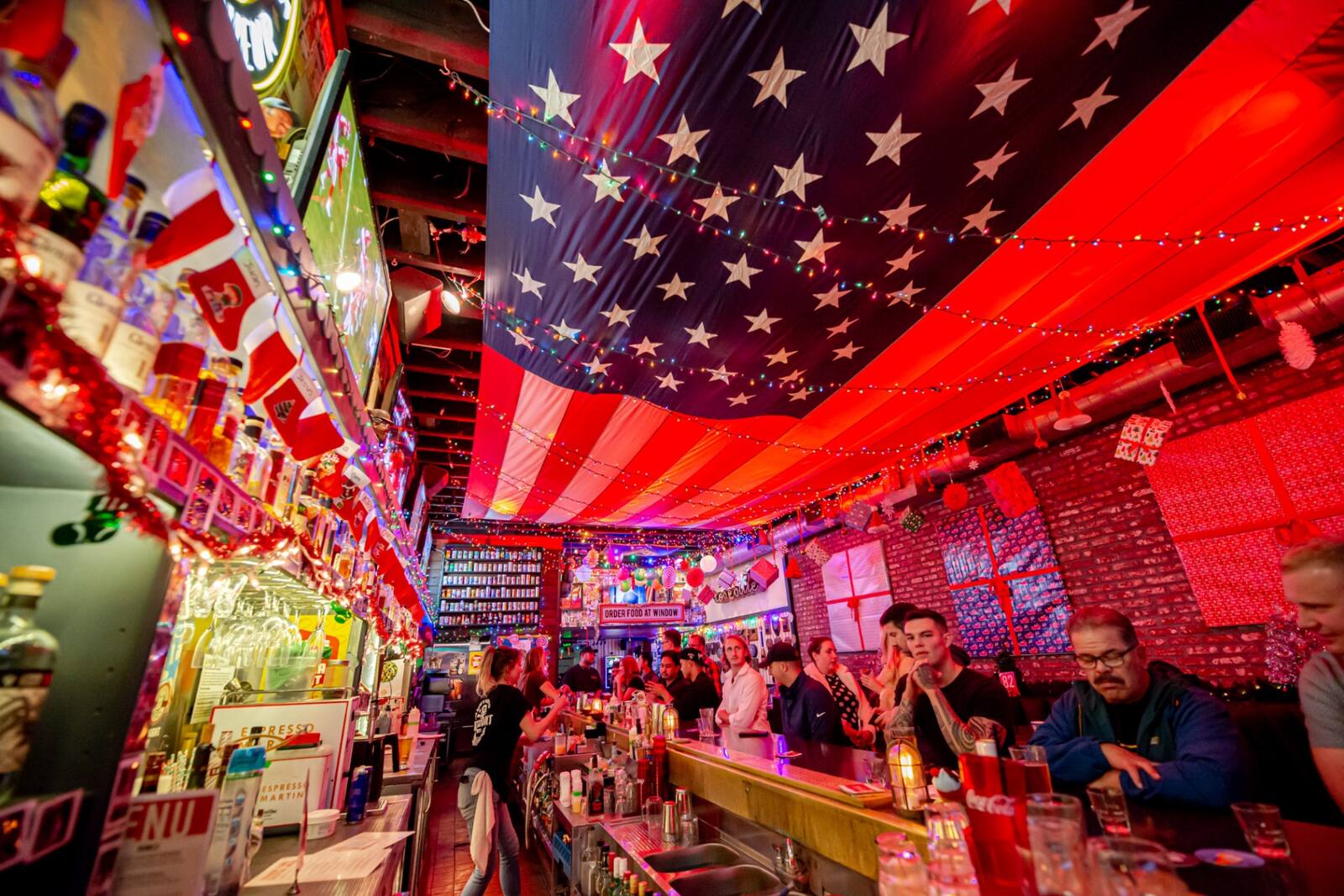 Harbor Town Pub — Point Loma's neighborhood pub